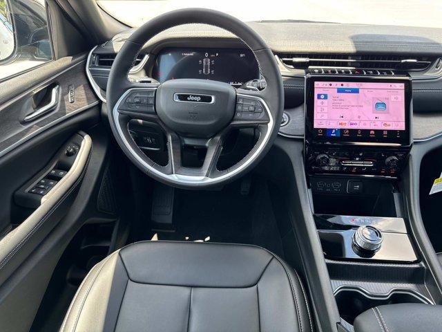 new 2025 Jeep Grand Cherokee car, priced at $47,698