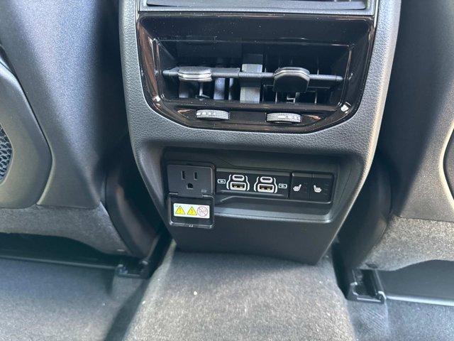 new 2025 Jeep Grand Cherokee car, priced at $47,698