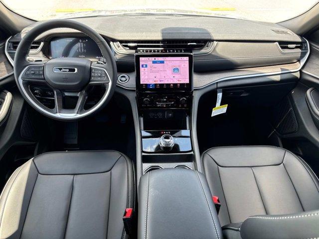 new 2025 Jeep Grand Cherokee car, priced at $47,698