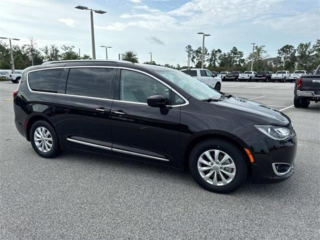 used 2018 Chrysler Pacifica car, priced at $18,888