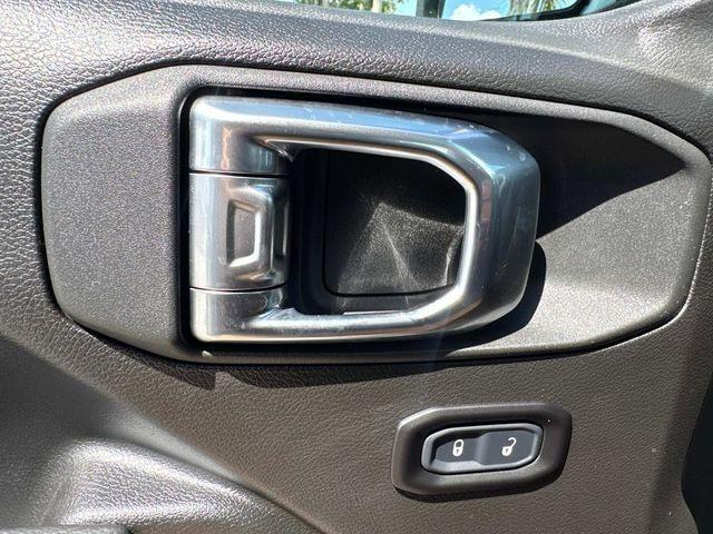 new 2025 Jeep Gladiator car, priced at $42,829