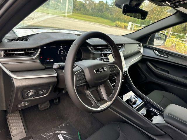 new 2025 Jeep Grand Cherokee car, priced at $34,038