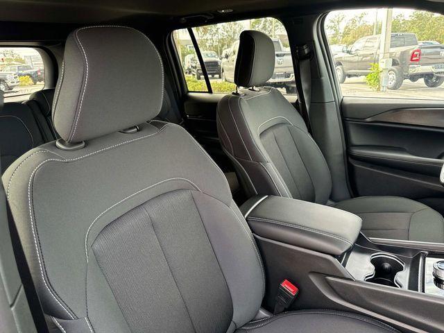 new 2025 Jeep Grand Cherokee car, priced at $34,038
