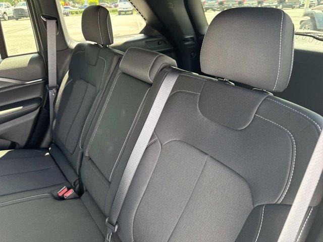 new 2025 Jeep Grand Cherokee car, priced at $41,976