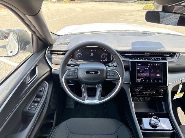 new 2025 Jeep Grand Cherokee car, priced at $41,976