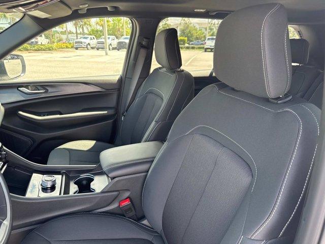 new 2025 Jeep Grand Cherokee car, priced at $41,976