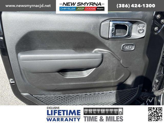 new 2025 Jeep Gladiator car, priced at $40,718