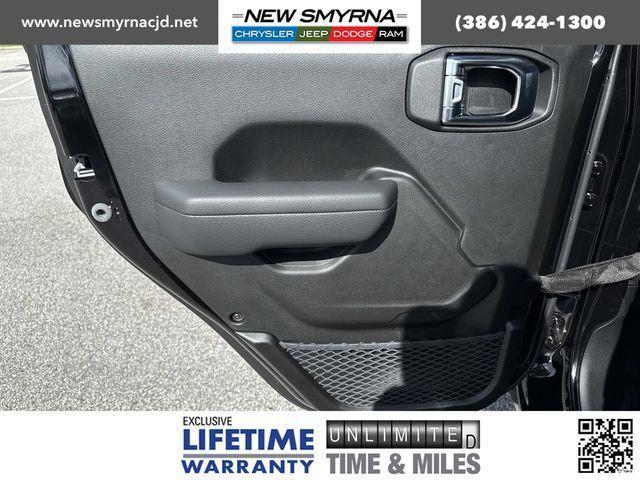 new 2025 Jeep Gladiator car, priced at $40,718