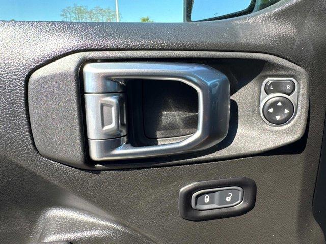 new 2025 Jeep Wrangler car