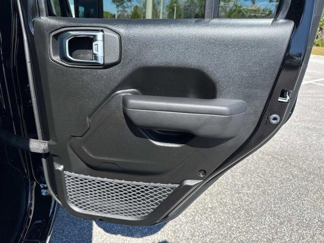 new 2025 Jeep Wrangler car