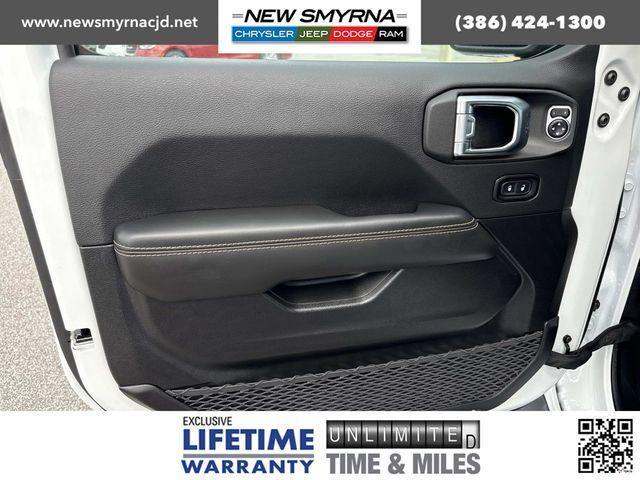 new 2025 Jeep Wrangler car, priced at $48,556