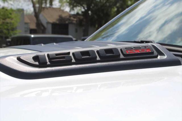 new 2025 Ram 1500 car, priced at $70,642
