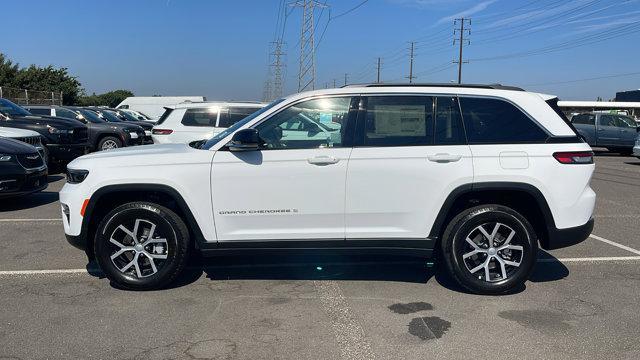 new 2025 Jeep Grand Cherokee car, priced at $44,700