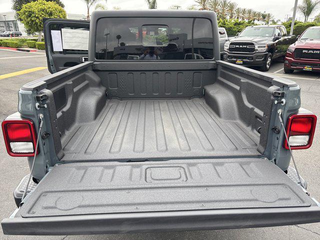 new 2025 Jeep Gladiator car, priced at $45,340