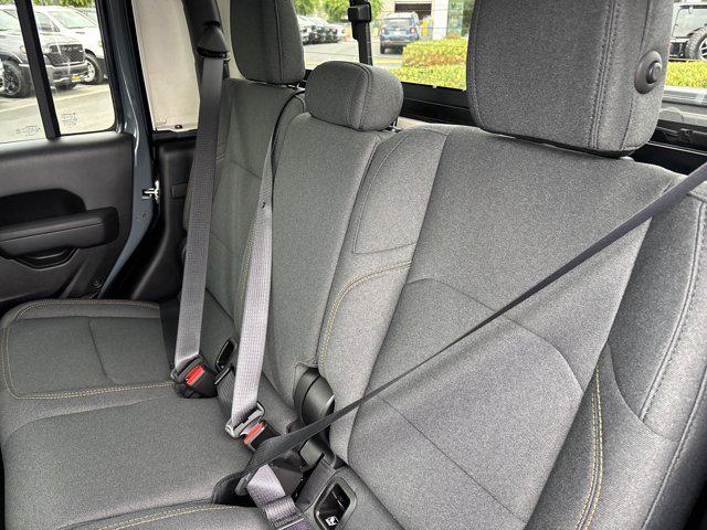 new 2025 Jeep Gladiator car, priced at $45,340