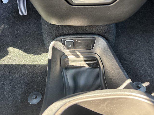 new 2025 Chrysler Pacifica Hybrid car, priced at $53,245