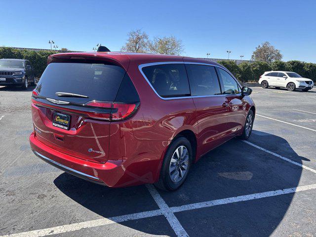 new 2025 Chrysler Pacifica Hybrid car, priced at $53,245