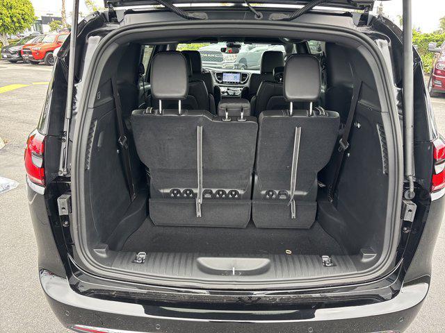 new 2025 Chrysler Pacifica car, priced at $44,445