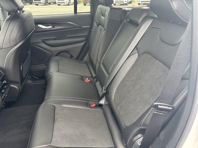 new 2025 Jeep Grand Cherokee car, priced at $45,780