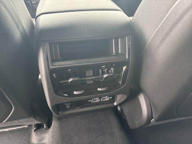 new 2025 Jeep Grand Cherokee car, priced at $45,780