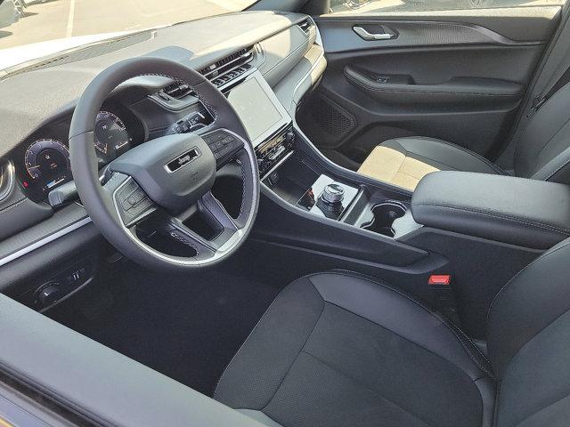 new 2025 Jeep Grand Cherokee car, priced at $44,680