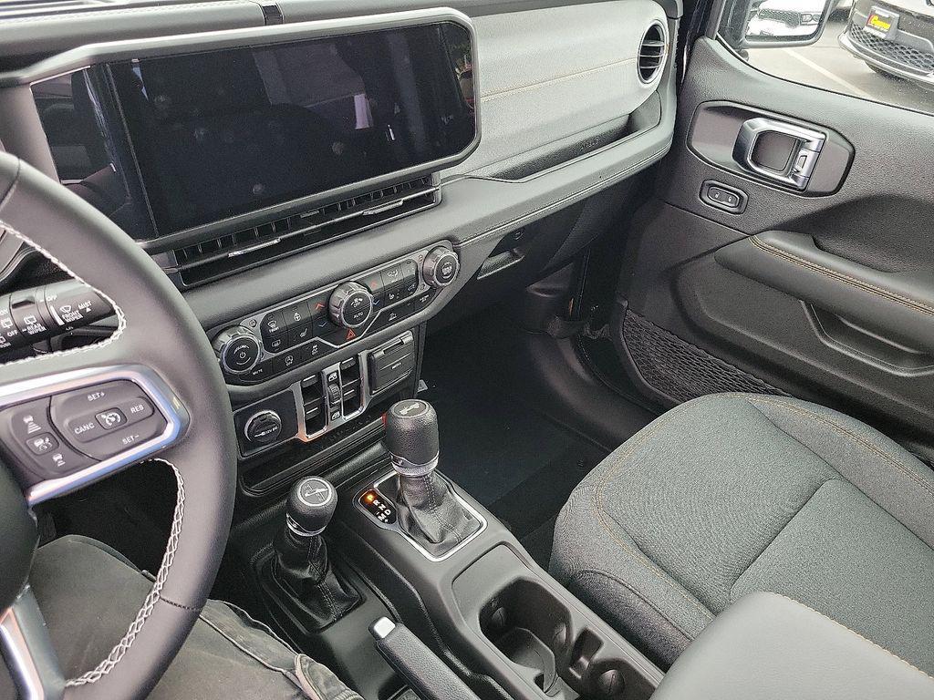 new 2025 Jeep Wrangler car, priced at $46,409