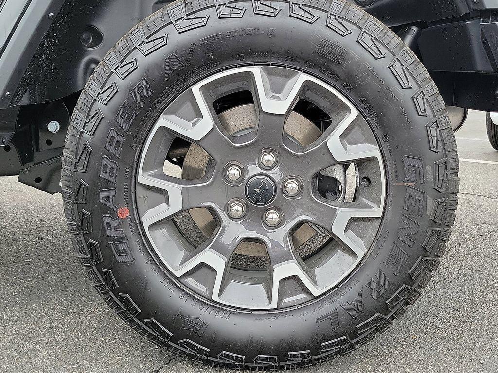 new 2025 Jeep Wrangler car, priced at $46,409