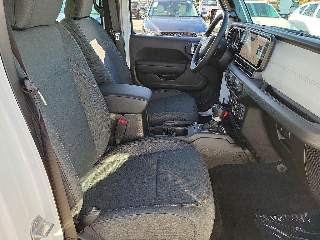new 2025 Jeep Wrangler car, priced at $36,588