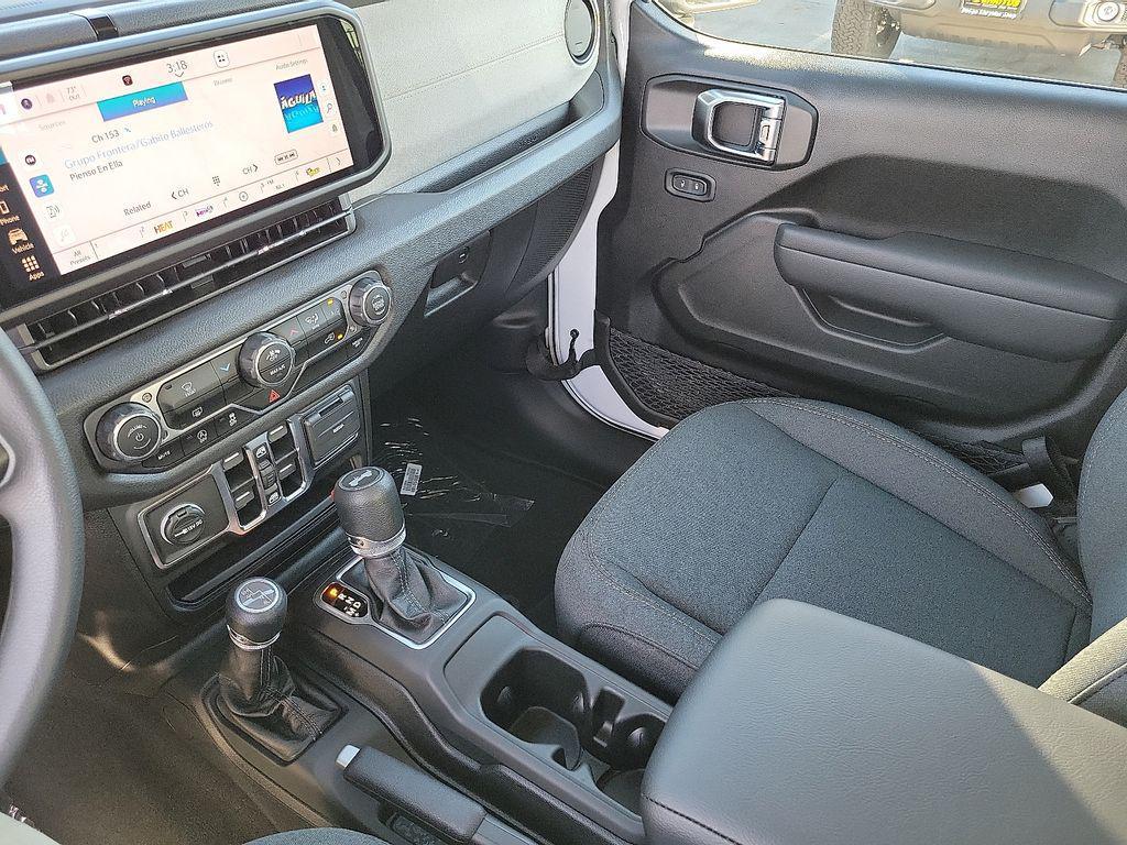new 2025 Jeep Wrangler car, priced at $36,588