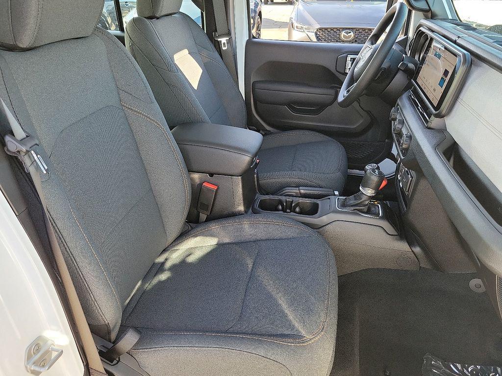 new 2025 Jeep Wrangler car, priced at $36,588