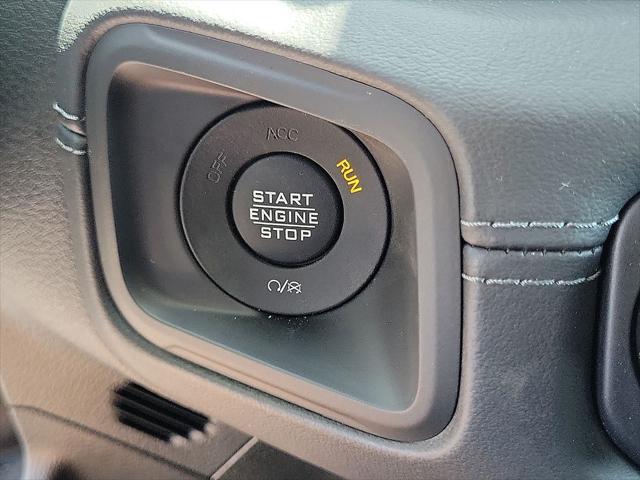 new 2025 Jeep Gladiator car, priced at $48,645