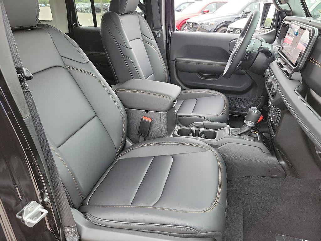 new 2025 Jeep Wrangler car, priced at $51,314