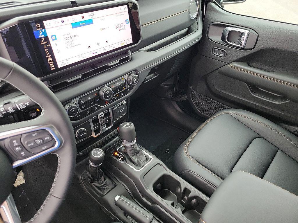 new 2025 Jeep Wrangler car, priced at $51,314