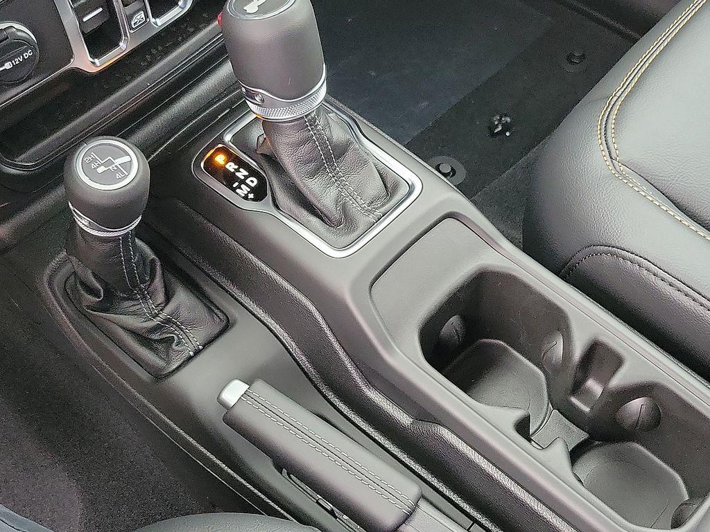 new 2025 Jeep Wrangler car, priced at $51,314
