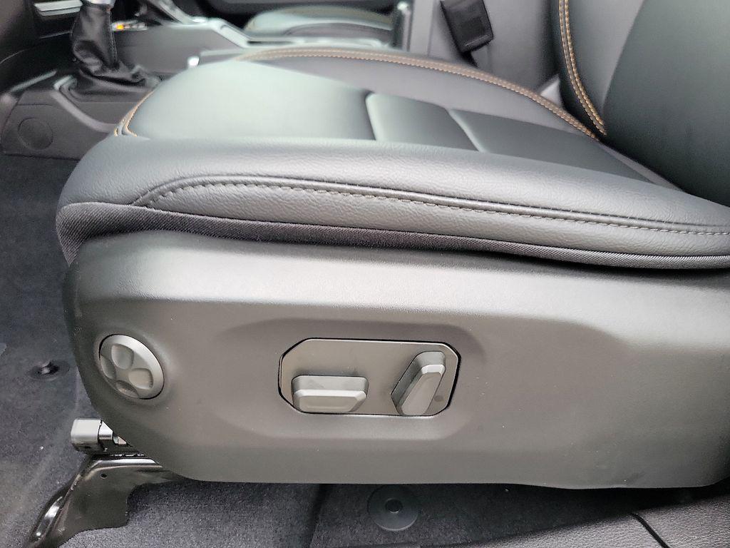 new 2025 Jeep Wrangler car, priced at $51,314