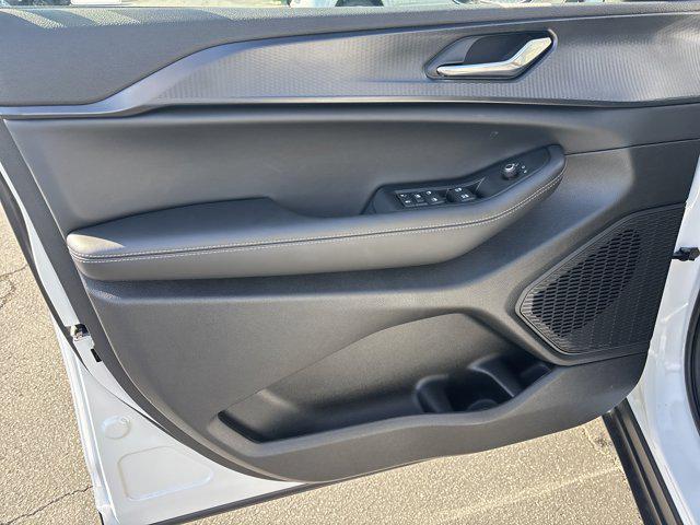 new 2025 Jeep Grand Cherokee car, priced at $45,780