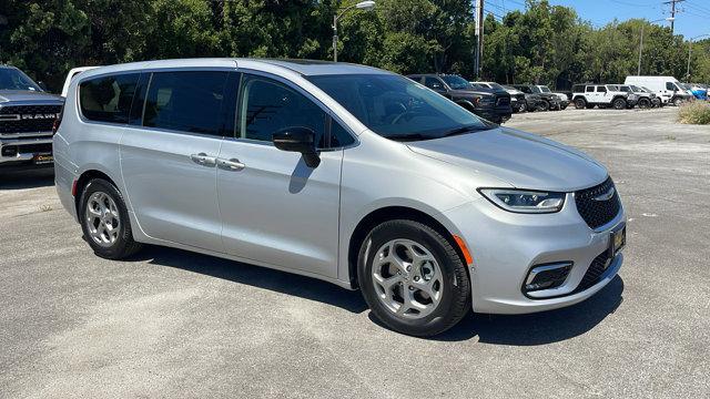 new 2024 Chrysler Pacifica car, priced at $51,660