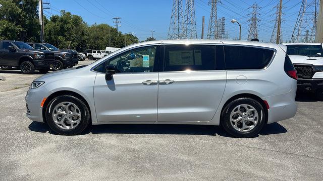 new 2024 Chrysler Pacifica car, priced at $51,660