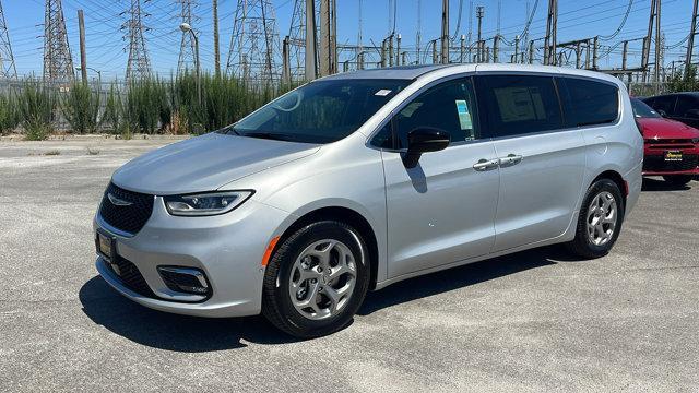 new 2024 Chrysler Pacifica car, priced at $51,660