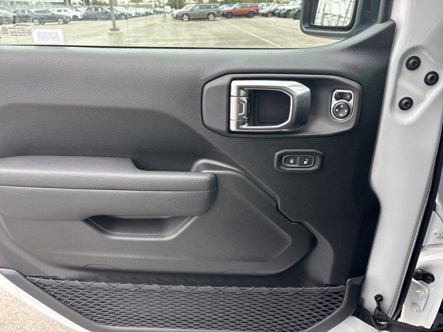 new 2025 Jeep Gladiator car, priced at $44,735