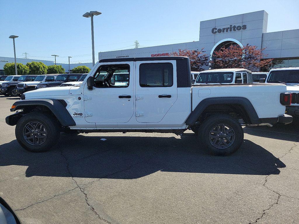 new 2025 Jeep Gladiator car, priced at $37,459