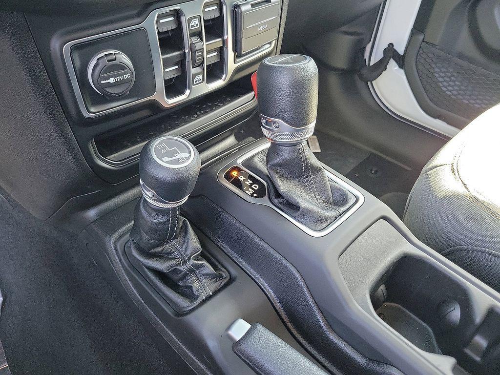 new 2025 Jeep Gladiator car, priced at $37,459