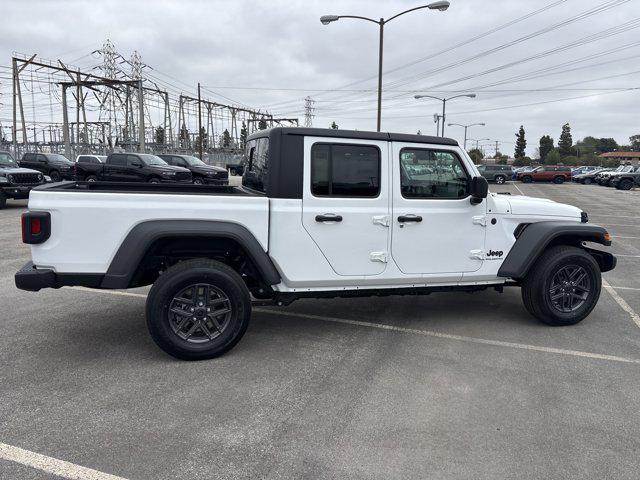 new 2025 Jeep Gladiator car, priced at $44,735