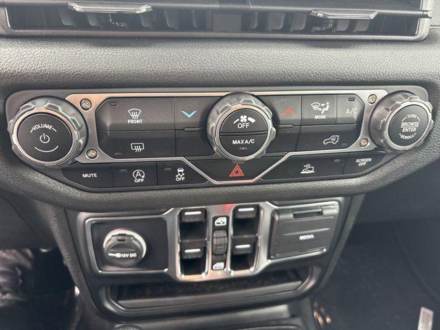 new 2025 Jeep Gladiator car, priced at $44,735