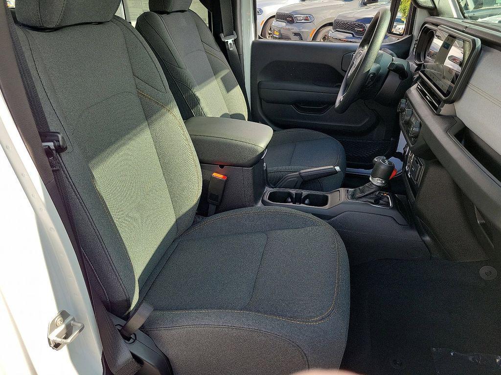 new 2025 Jeep Wrangler car, priced at $34,849