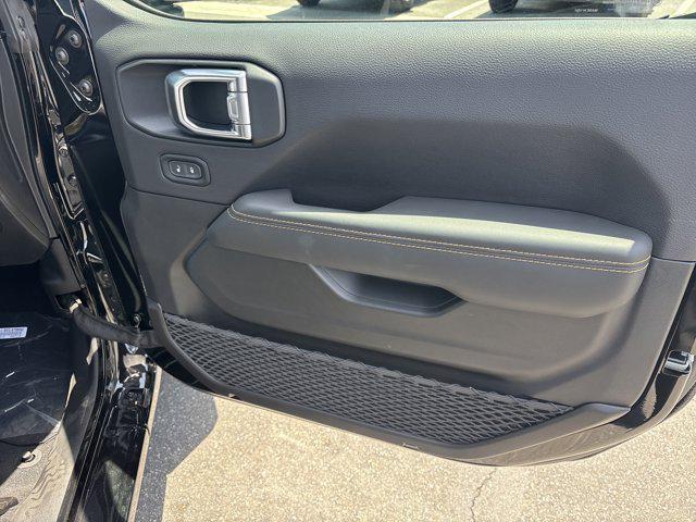 new 2025 Jeep Wrangler car, priced at $55,671