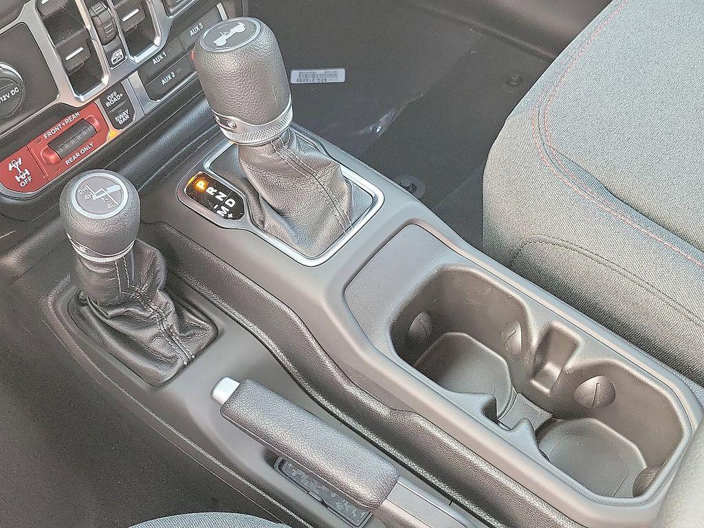 new 2025 Jeep Wrangler car, priced at $45,409