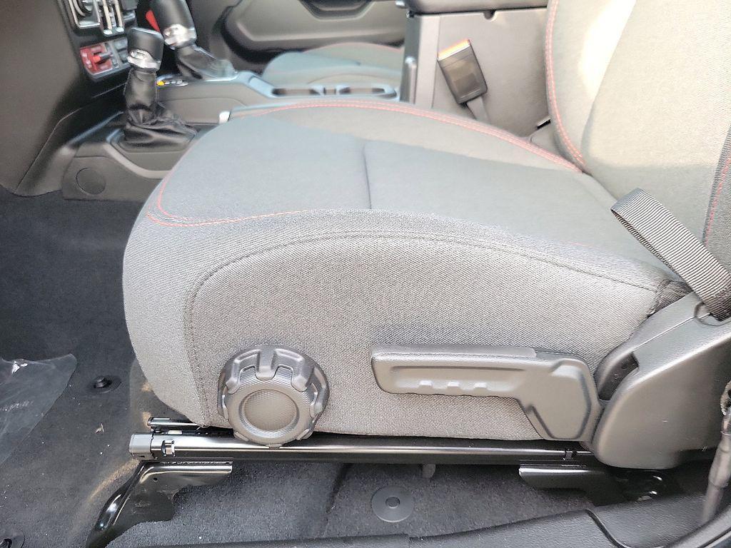 new 2025 Jeep Wrangler car, priced at $45,409