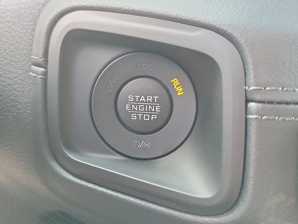 new 2025 Jeep Wrangler car, priced at $45,409