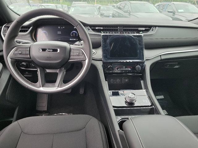 new 2025 Jeep Grand Cherokee car, priced at $39,580